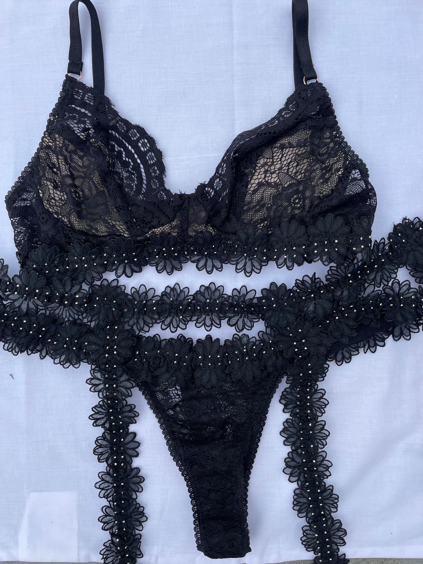 Black 3D Floral Bra, Thong & Suspender 3 Piece Set